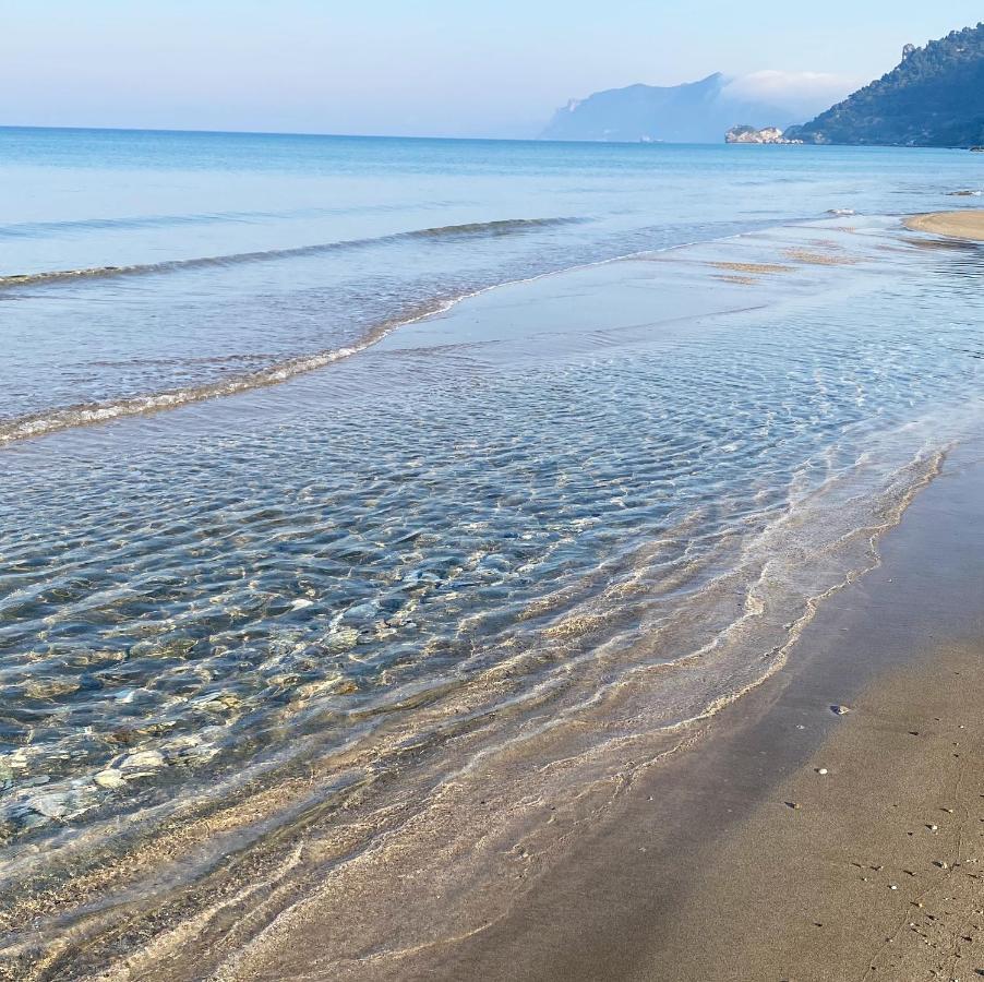 Sebastian'S - Agios Gordios Beach Daire Dış mekan fotoğraf