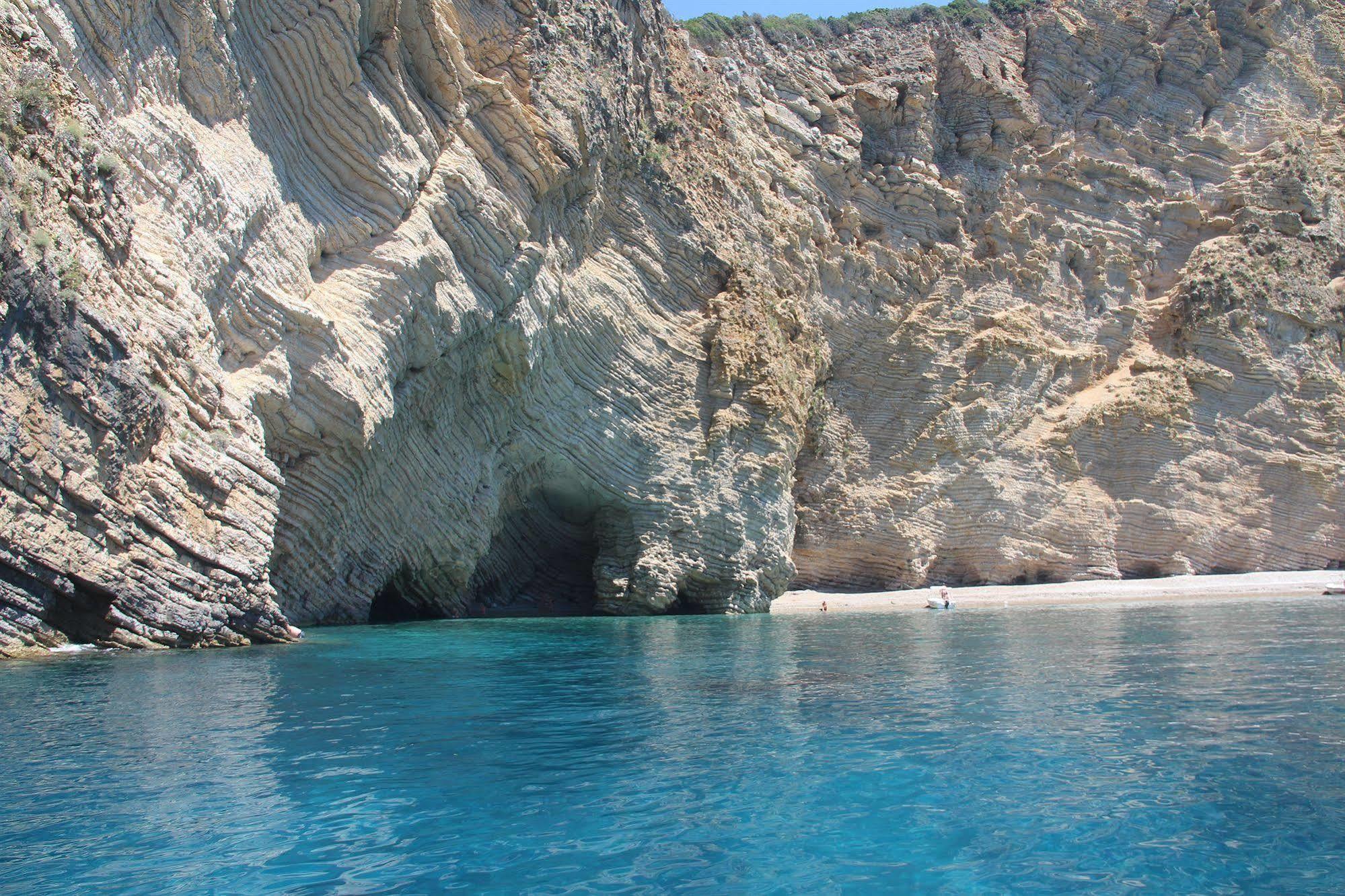 Sebastian'S - Agios Gordios Beach Daire Dış mekan fotoğraf